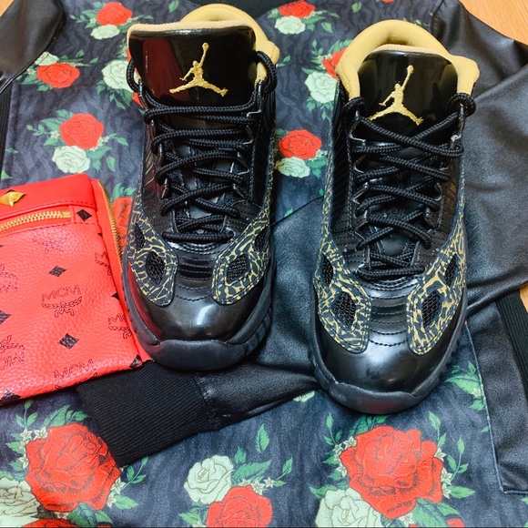 Air Jordan Retro 11 Low - Picture 5 of 8